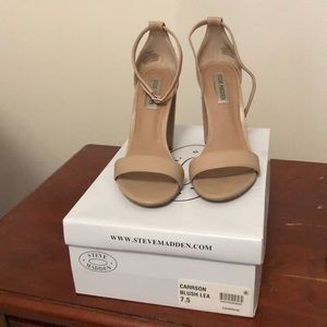 Steve Madden Carrson sandal blush leather heels
